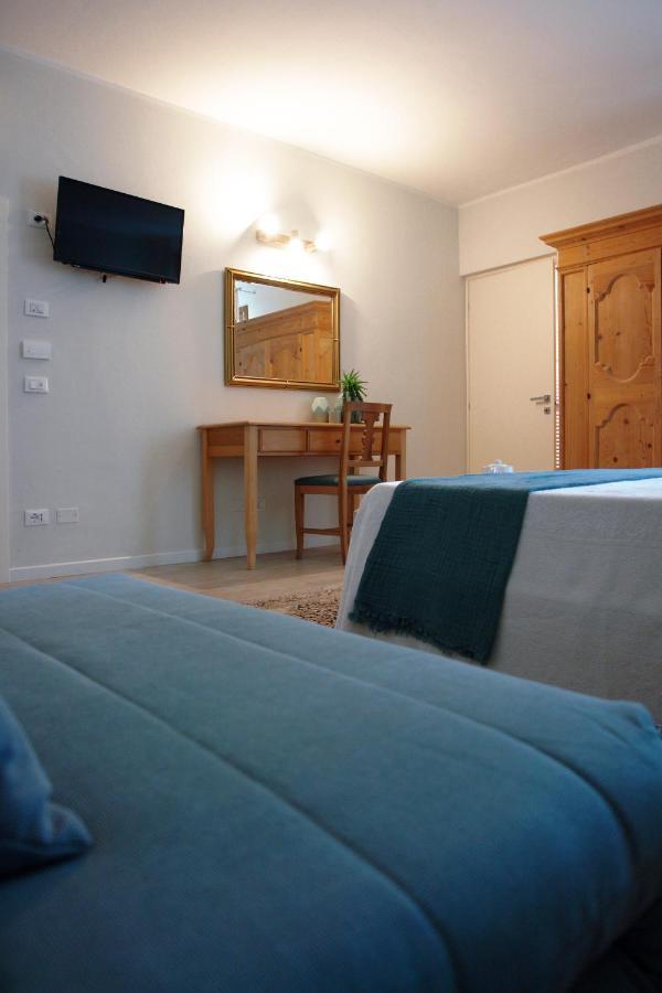 Bed And Breakfast Erilla Centenaro Luaran gambar
