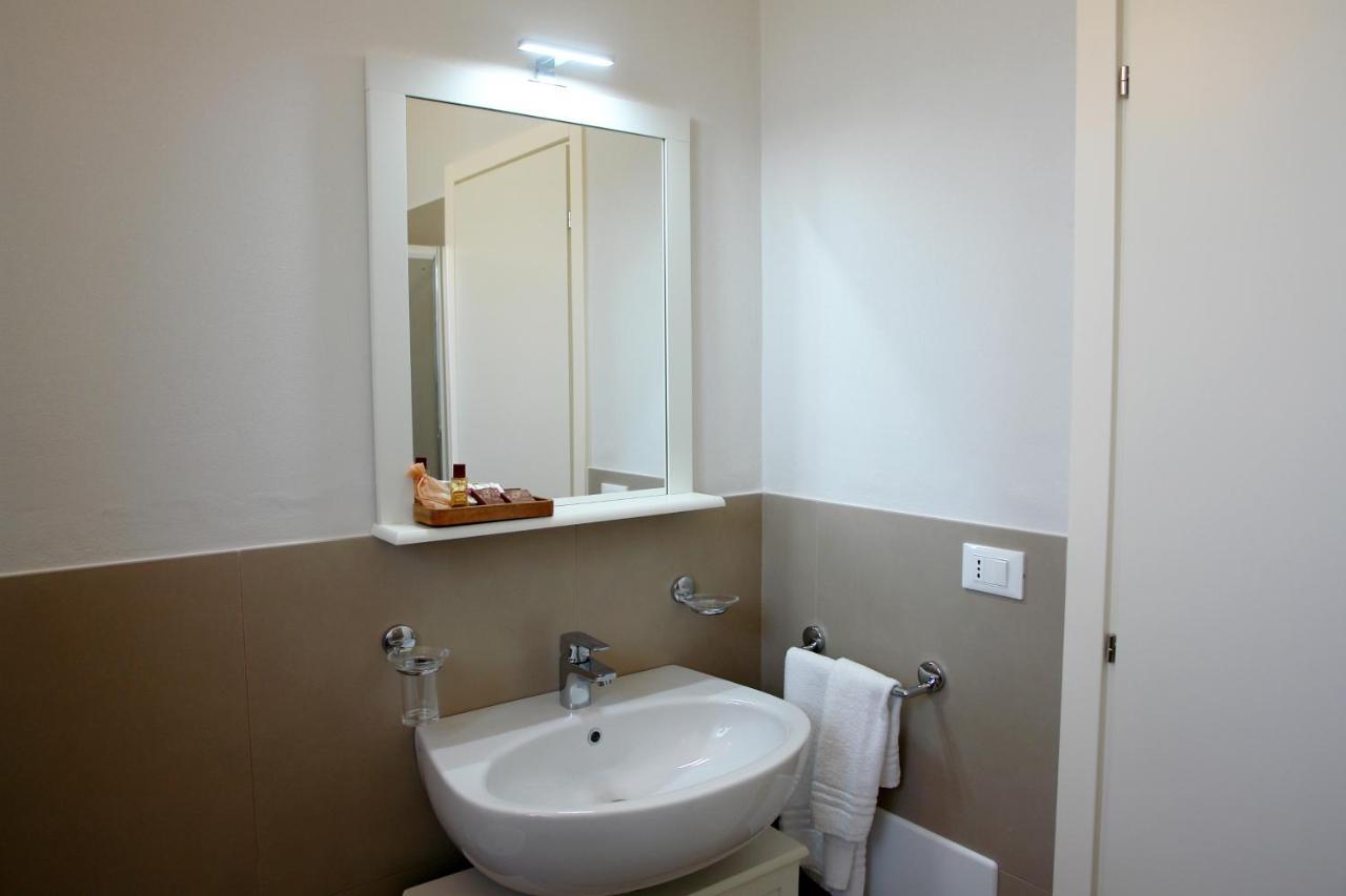Bed And Breakfast Erilla Centenaro Luaran gambar