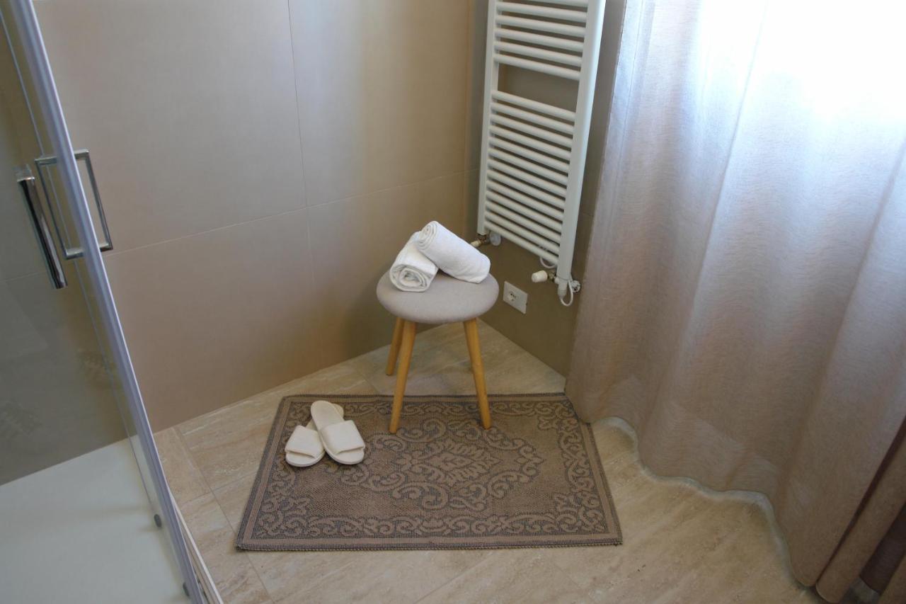 Bed And Breakfast Erilla Centenaro Luaran gambar