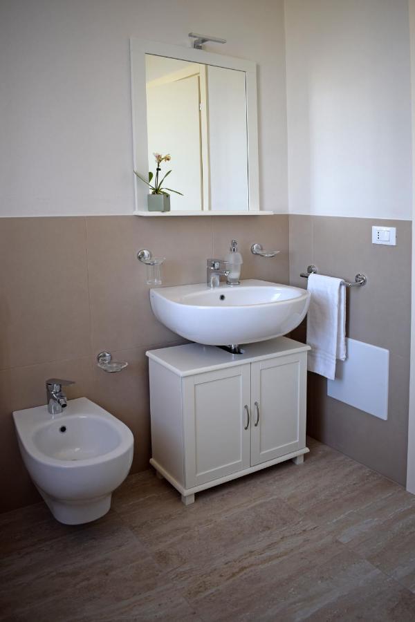Bed And Breakfast Erilla Centenaro Luaran gambar